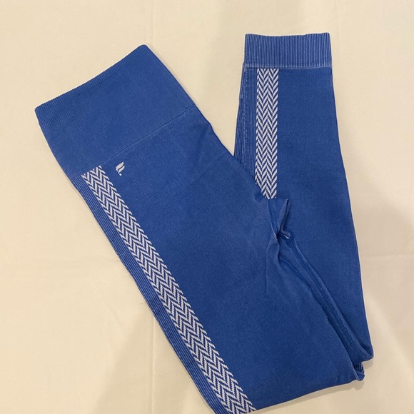 Fabletics High-Waisted Seamless Check Leggings - Picture 2 of 3